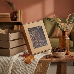 Pigne Decorative Naturali Confezione 48 pezzi su tessuto