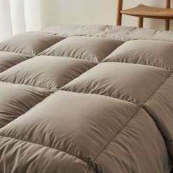Trapunta Urania per letto matrimoniale in raso di cotone